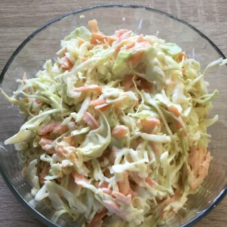 Spitzkohl- Möhren-Salat