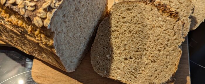 Dinkel-Vollkornbrot mit Haferflocken